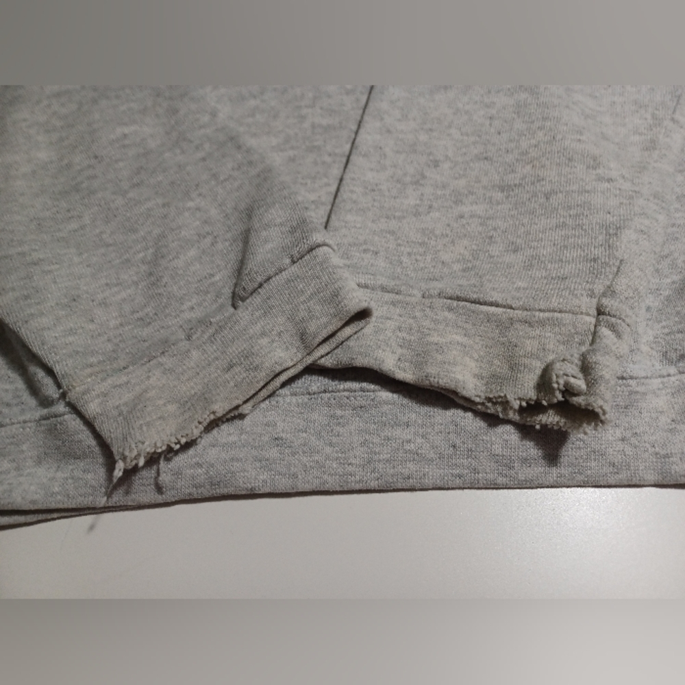 Old Worn Reebok Sweatshirt. - Picture 2 of 9